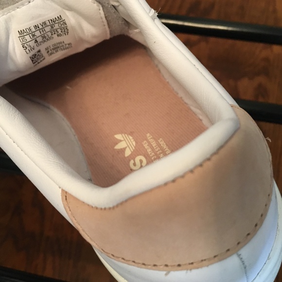 Adidas classic sneaker - Picture 3 of 5